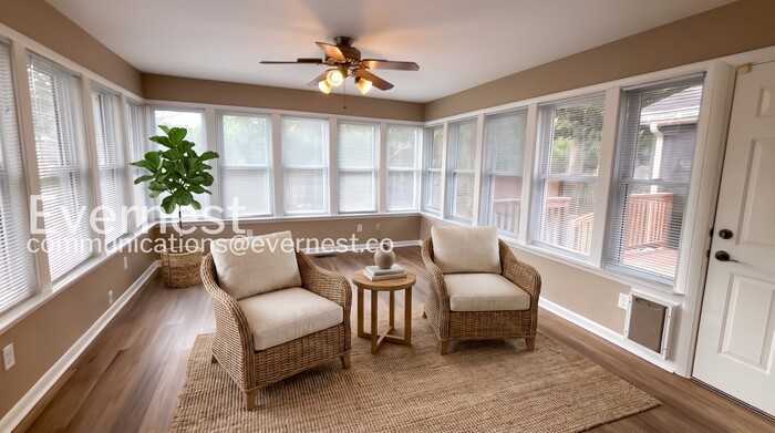 1314 Laredo Ave - Photo 4 of 26