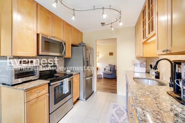541 Florida Ave - Photo 7 of 29