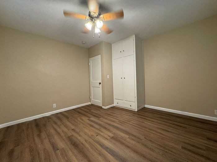 610 10th Ave - Photo 5 of 15
