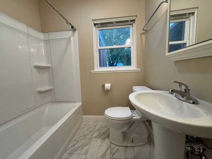 610 10th Ave - Photo 6 of 15