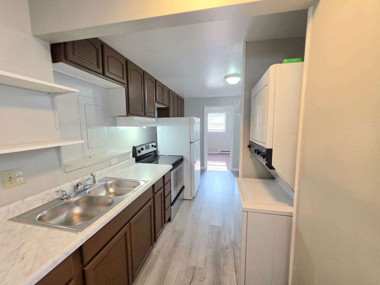 319 E College St #2 - Photo 5 of 14