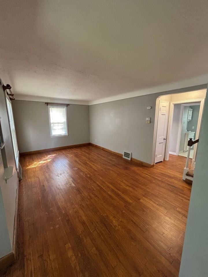 1276 Oakland Dr #NA - Photo 3 of 20