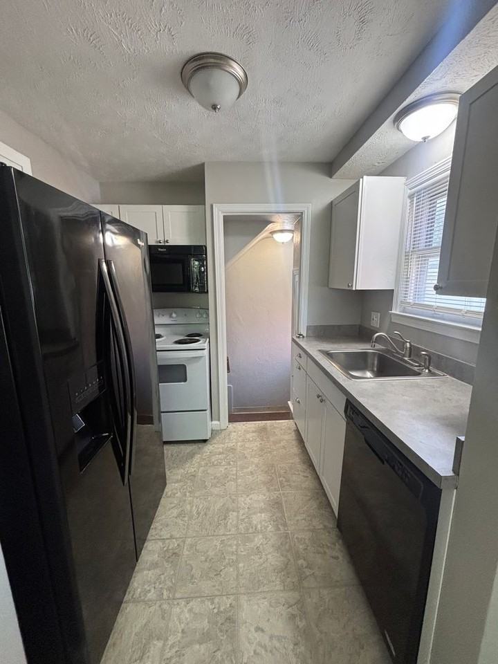 1276 Oakland Dr #NA - Photo 5 of 20