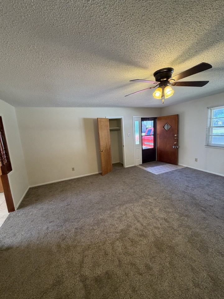 3802 58th St #A - Photo 2 of 11