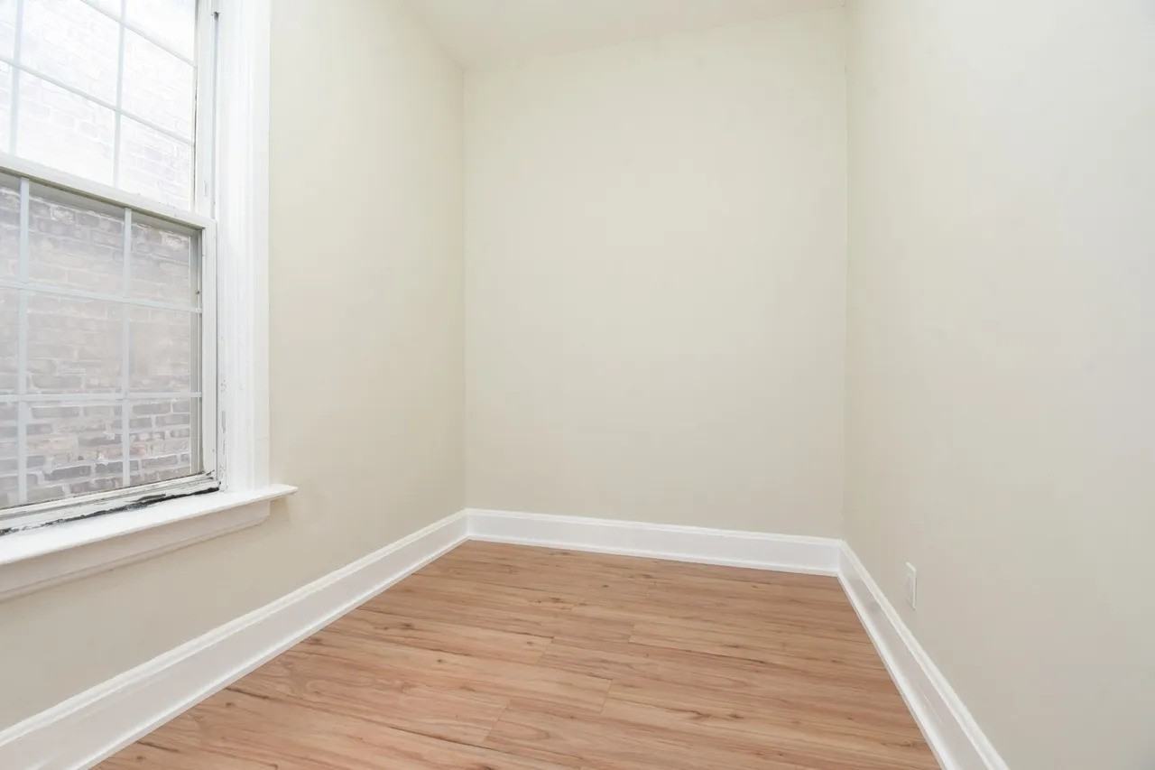 2106 N Whipple St #1 - Photo 4 of 18
