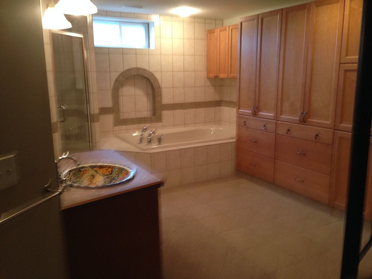 2530 11 Ave Nw - Photo 3 of 5