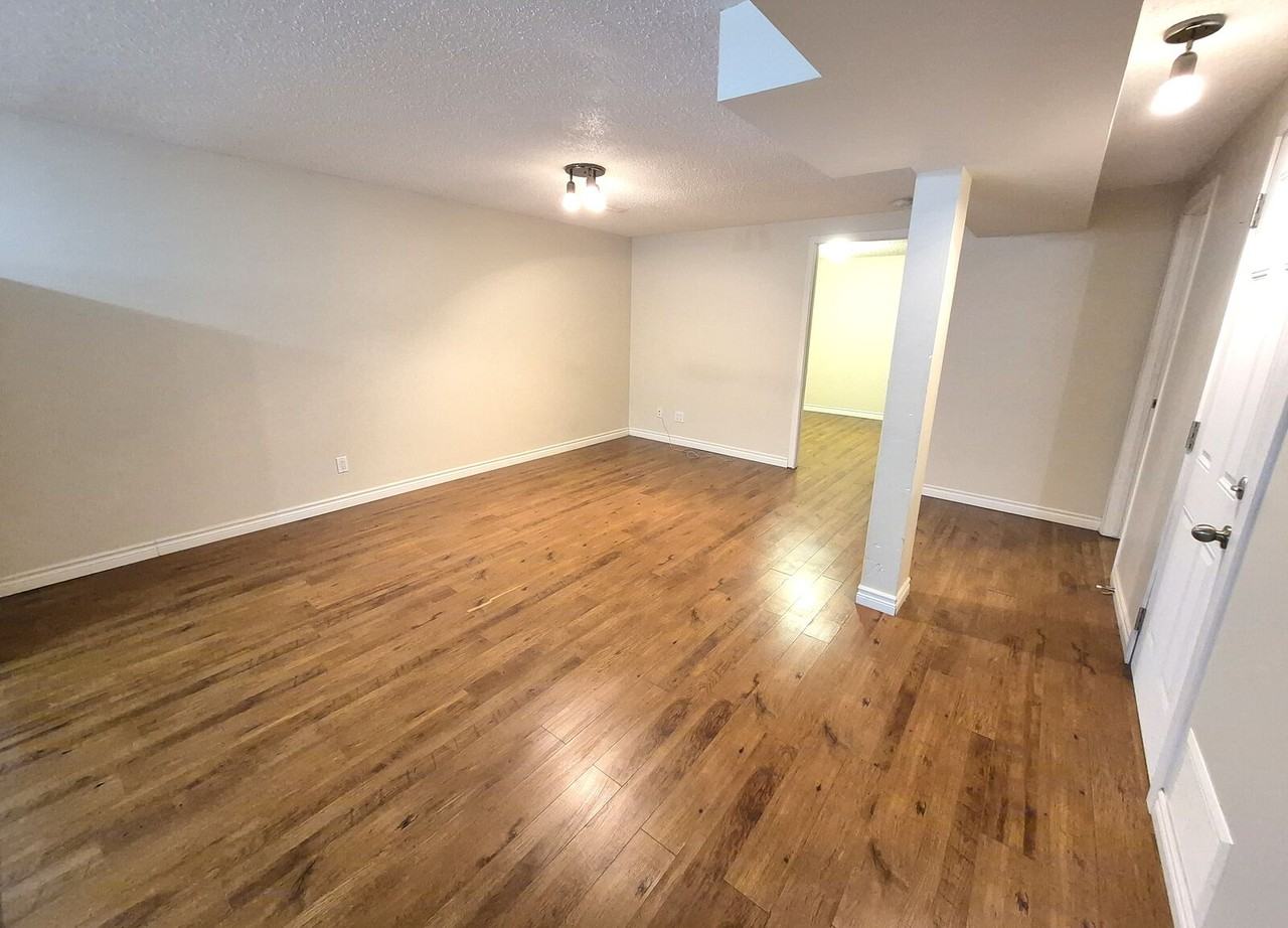 3939 14 Ave Ne - Photo 5 of 19