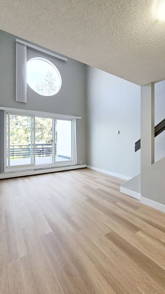 2420 14 St Sw - Photo 5 of 30