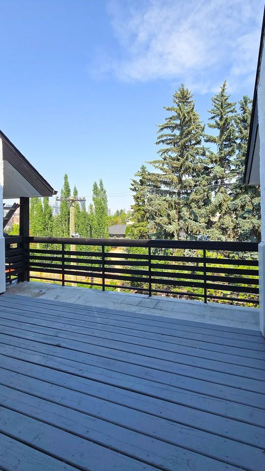 2420 14 St Sw - Photo 7 of 30