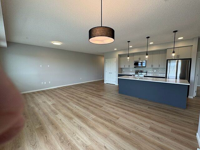 720 - 2216 - 550 Belmont Street Southwest - Photo 7 of 19