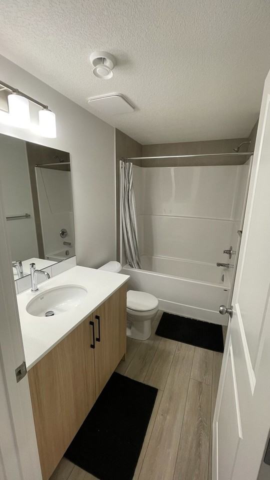 1225 Alpine Dr Sw - Photo 3 of 5