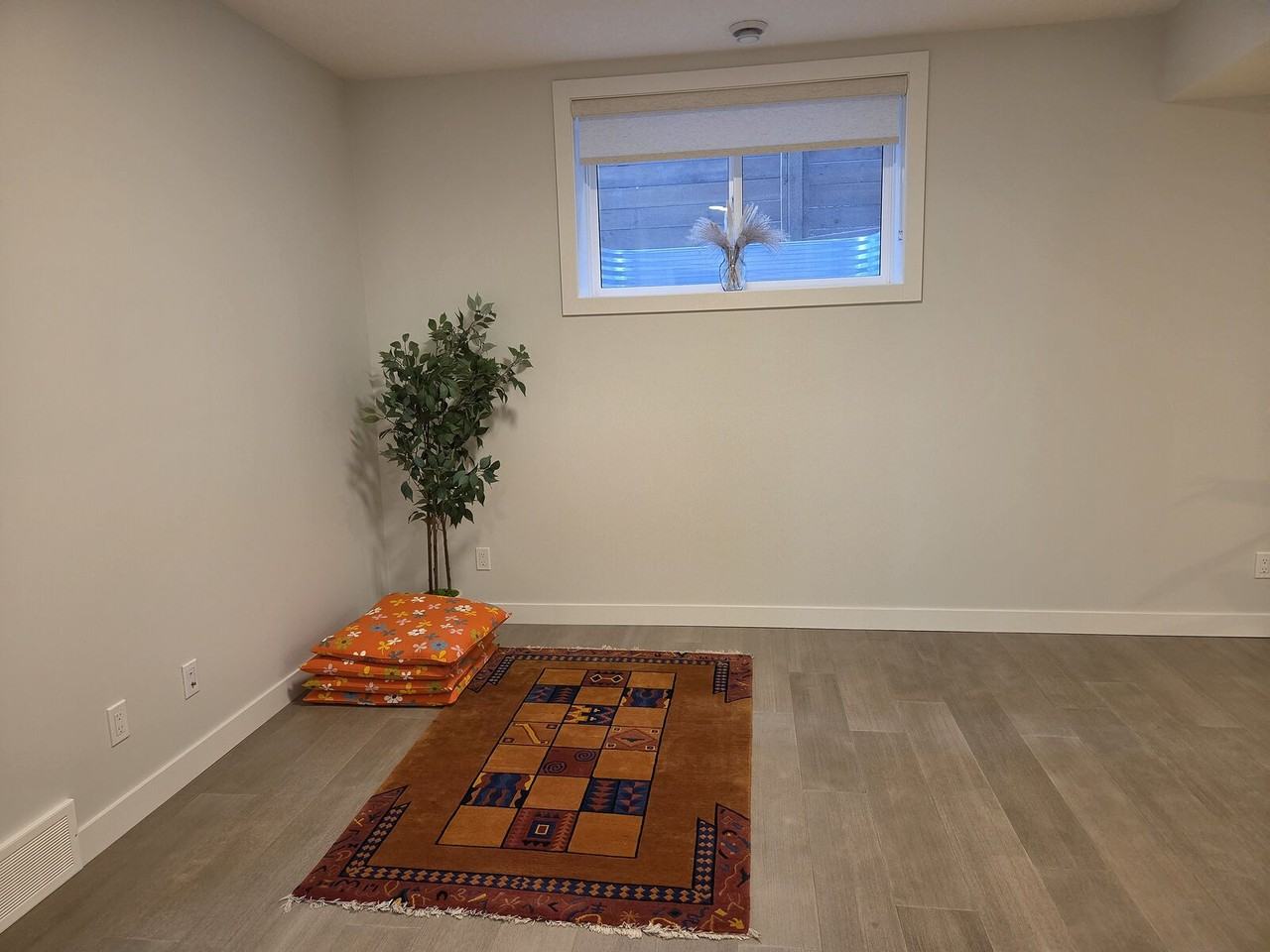 93 Setonstone Manor Se - Photo 6 of 10