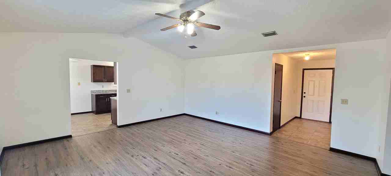 7709 Betty Louise Dr - Photo 5 of 23