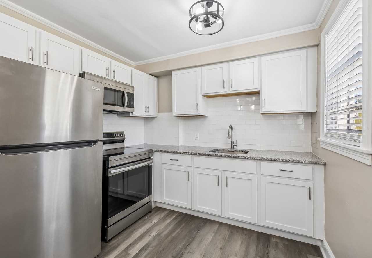 Legacy Apartments - Photo 7 of 20
