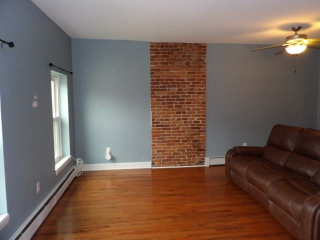 144 Cottage St - Photo 4 of 24