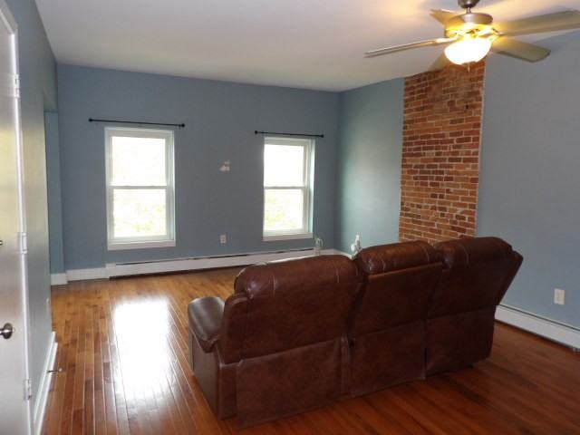 144 Cottage St - Photo 5 of 24