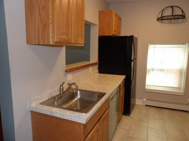 144 Cottage St - Photo 7 of 24