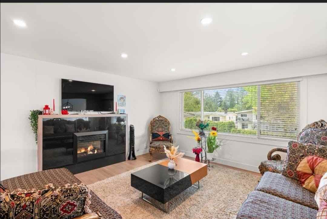 1106 Duthie Avenue - Photo 4 of 14