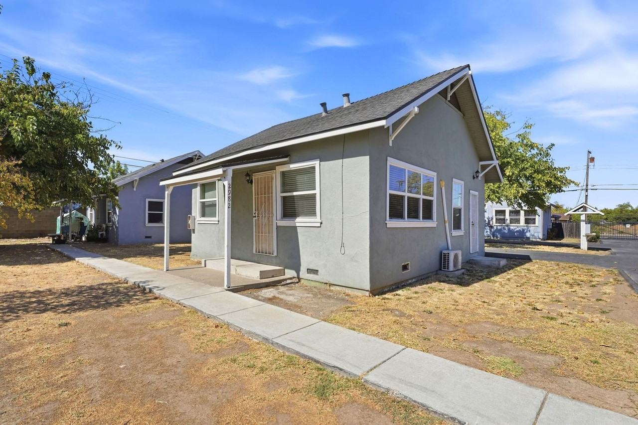 2982 26th Ave - Photo 3 of 36