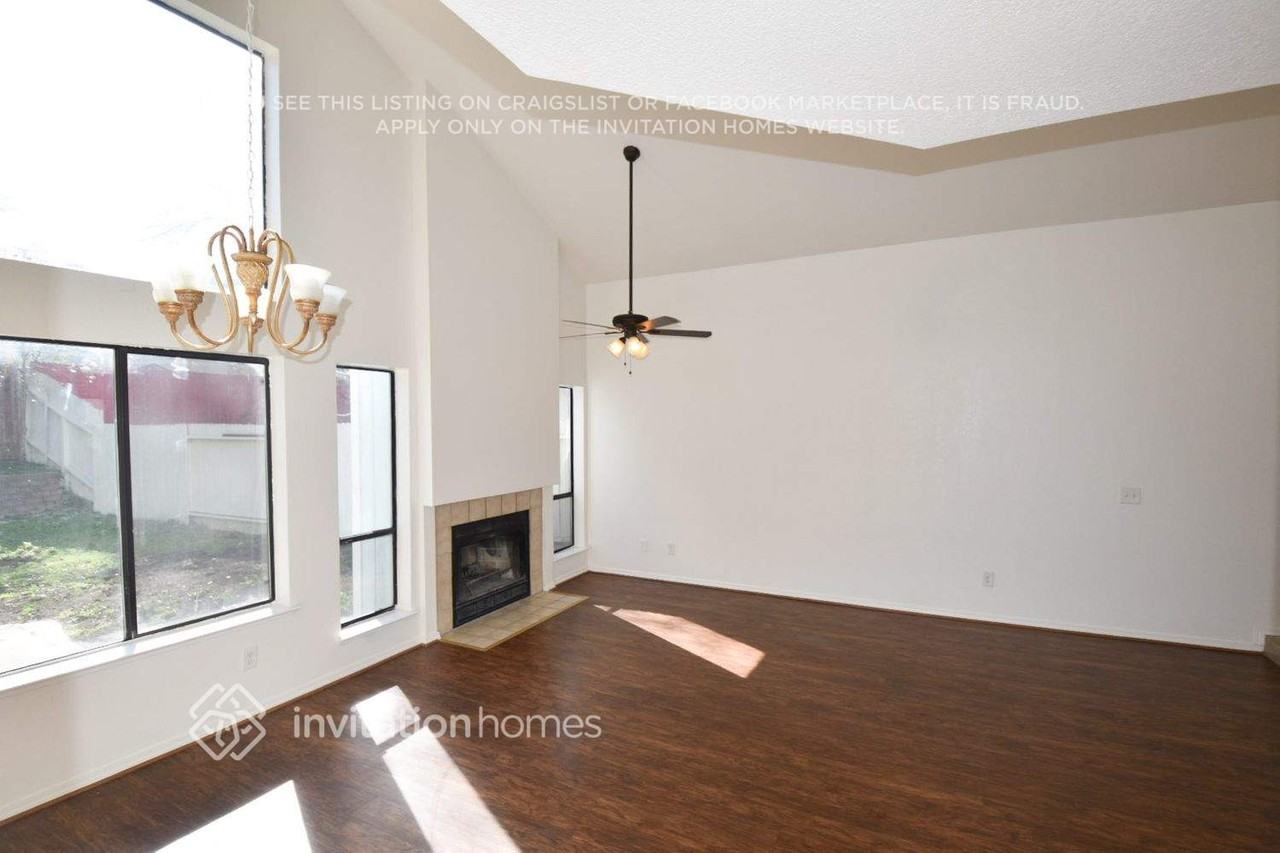 3032 Danehurst Ct - Photo 4 of 12
