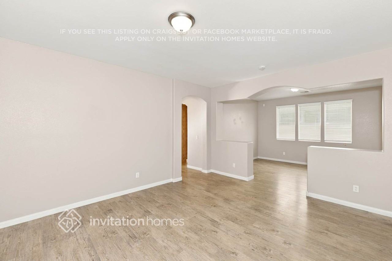 433 Mystic River St - Photo 5 of 18