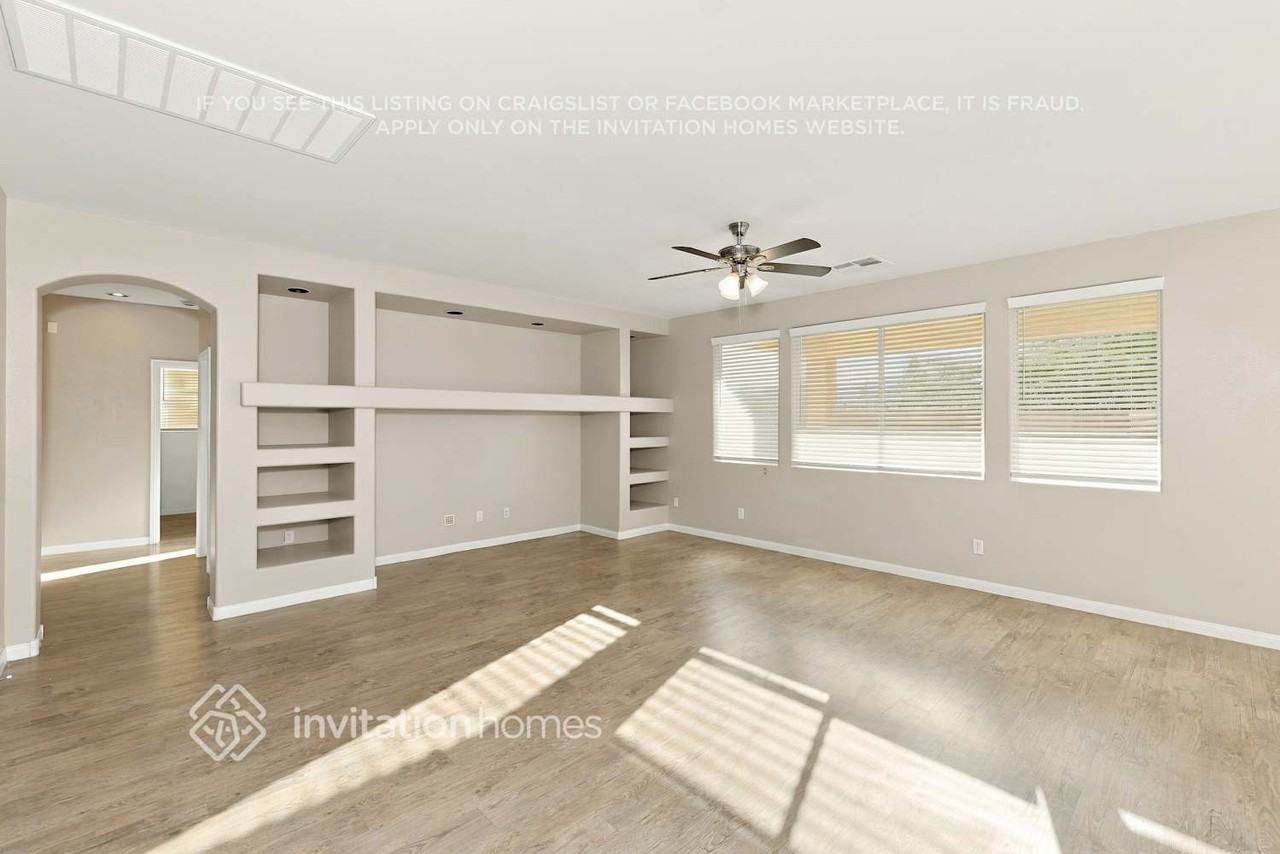 433 Mystic River St - Photo 7 of 18