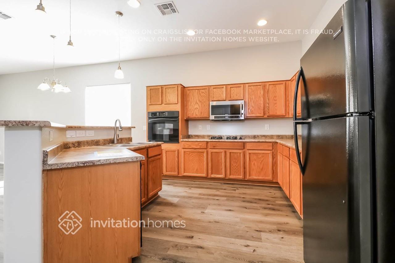 13578 W Port Au Prince Ln - Photo 6 of 16