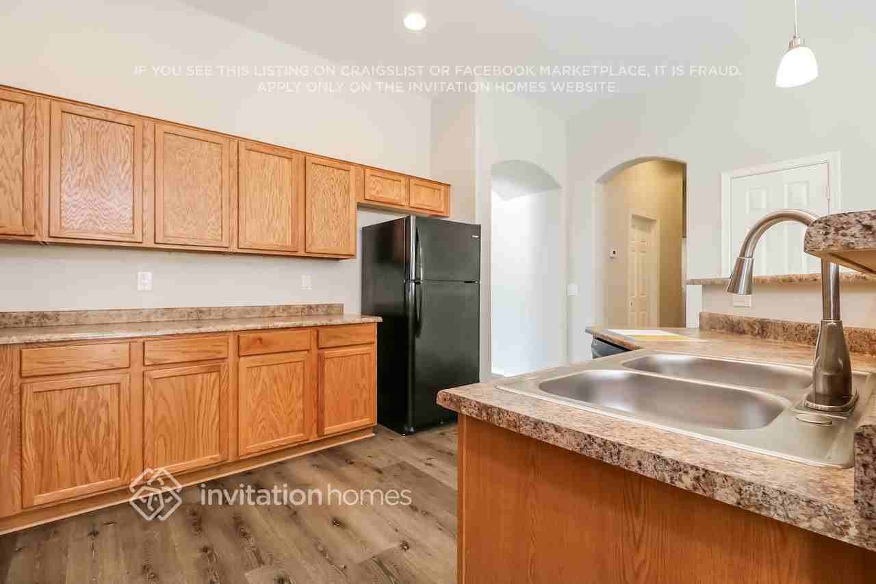 13578 W Port Au Prince Ln - Photo 7 of 16