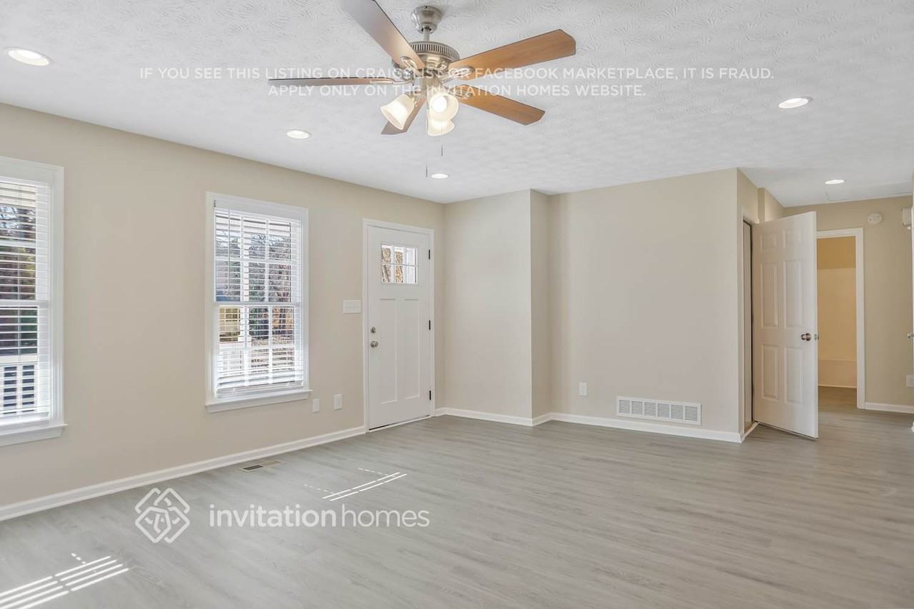 285 Austin Dr - Photo 4 of 27
