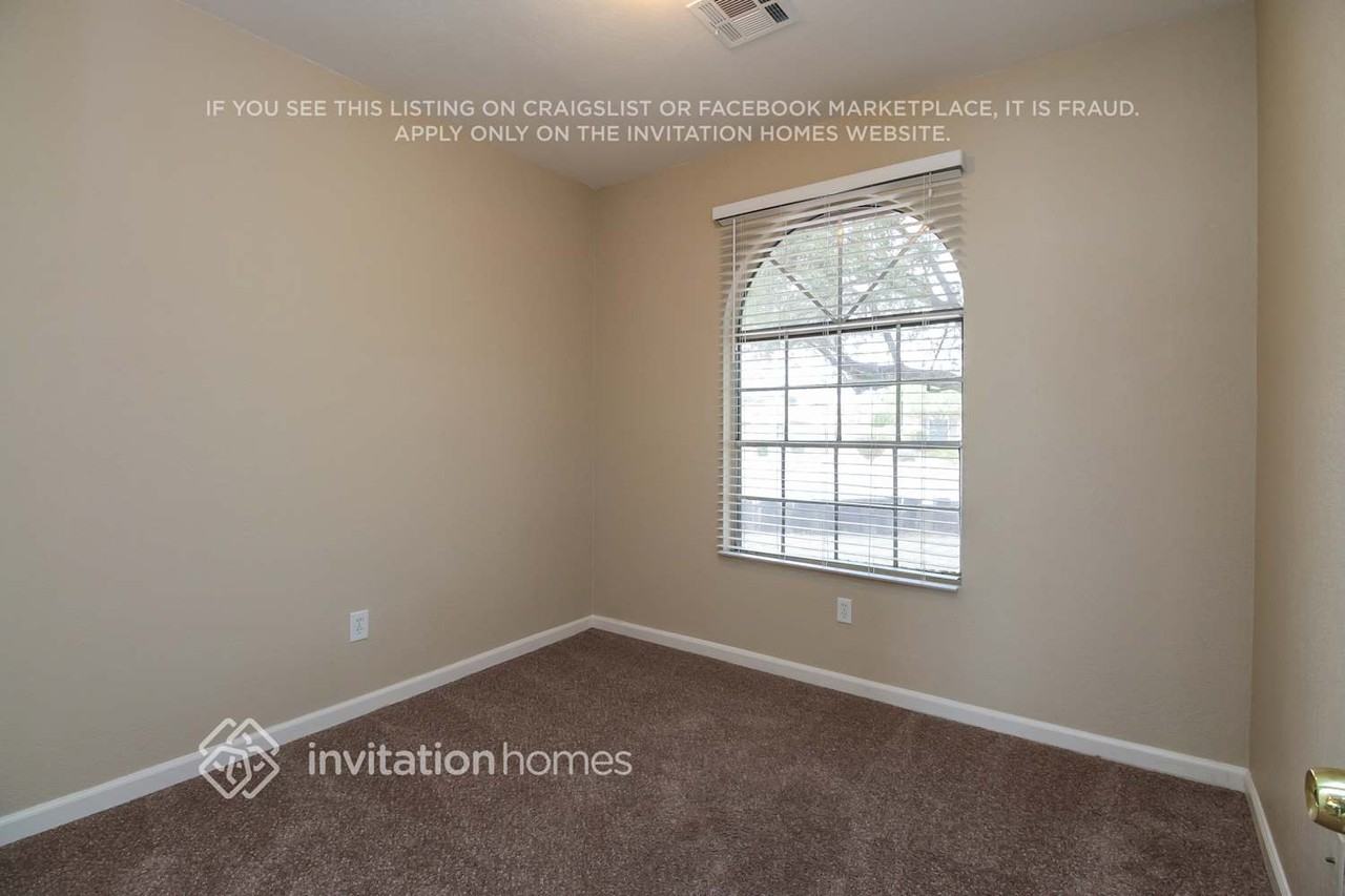 715 N Judd Ave - Photo 5 of 9