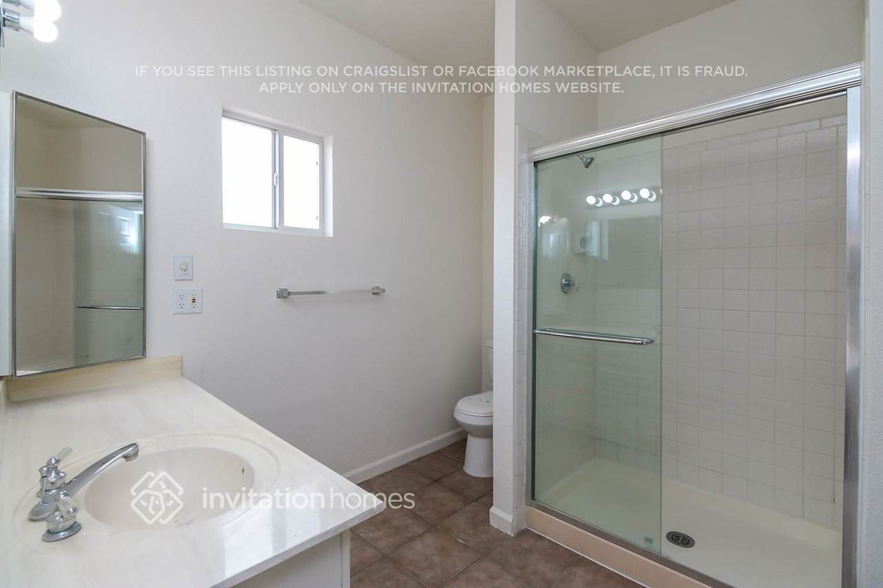 715 N Judd Ave - Photo 6 of 9