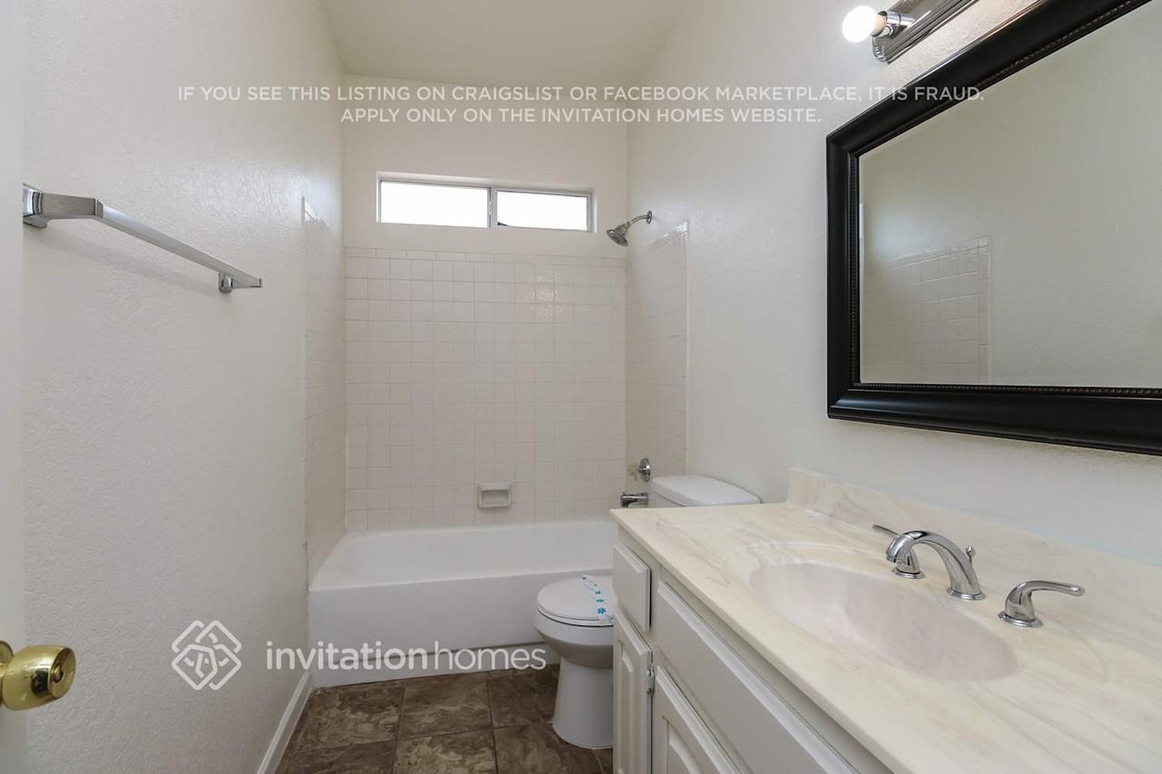 715 N Judd Ave - Photo 7 of 9