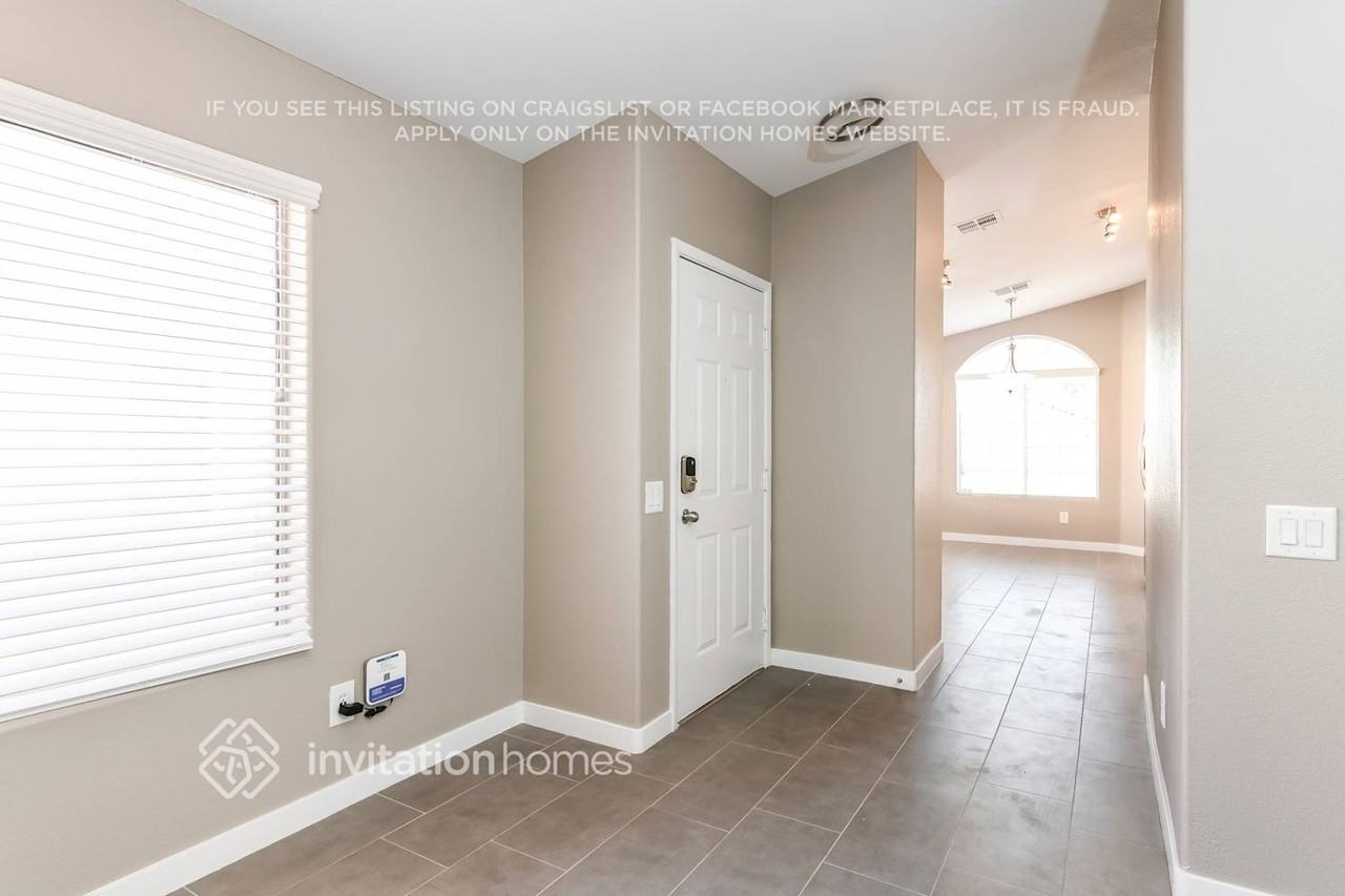 7928 Turtle Island Ct - Photo 4 of 21