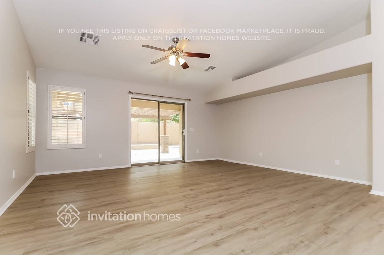 10613 W La Reata Ave - Photo 3 of 16