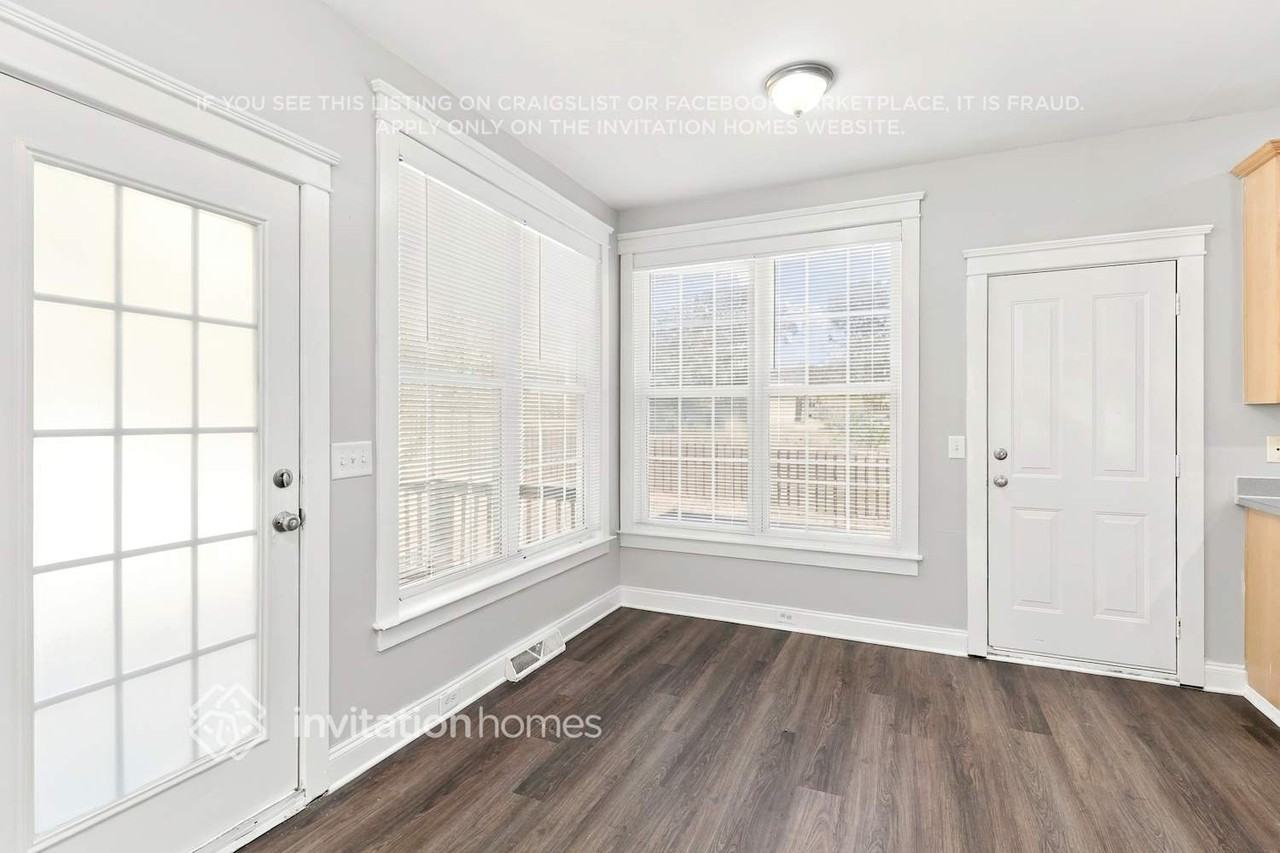 7706 Red Oaks Trl - Photo 5 of 18