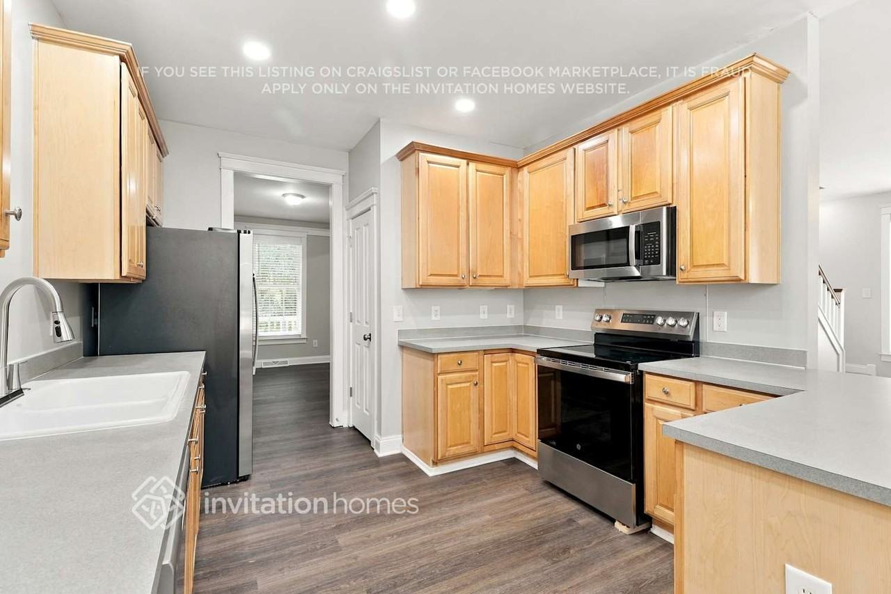 7706 Red Oaks Trl - Photo 6 of 18