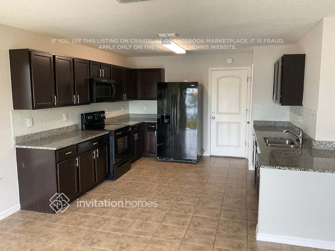 10420 Laguna Plains Dr - Photo 7 of 17