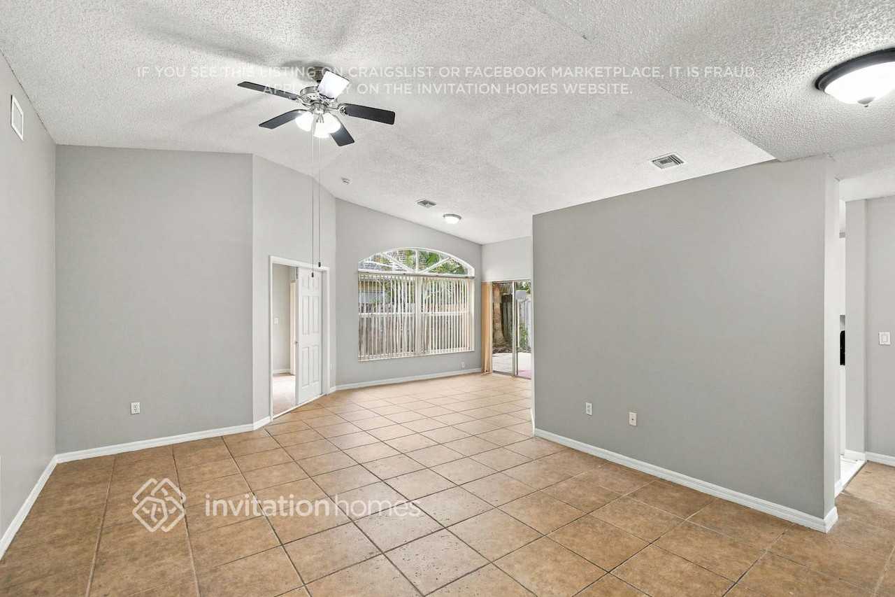 12316 Sw 146th St - Photo 3 of 17