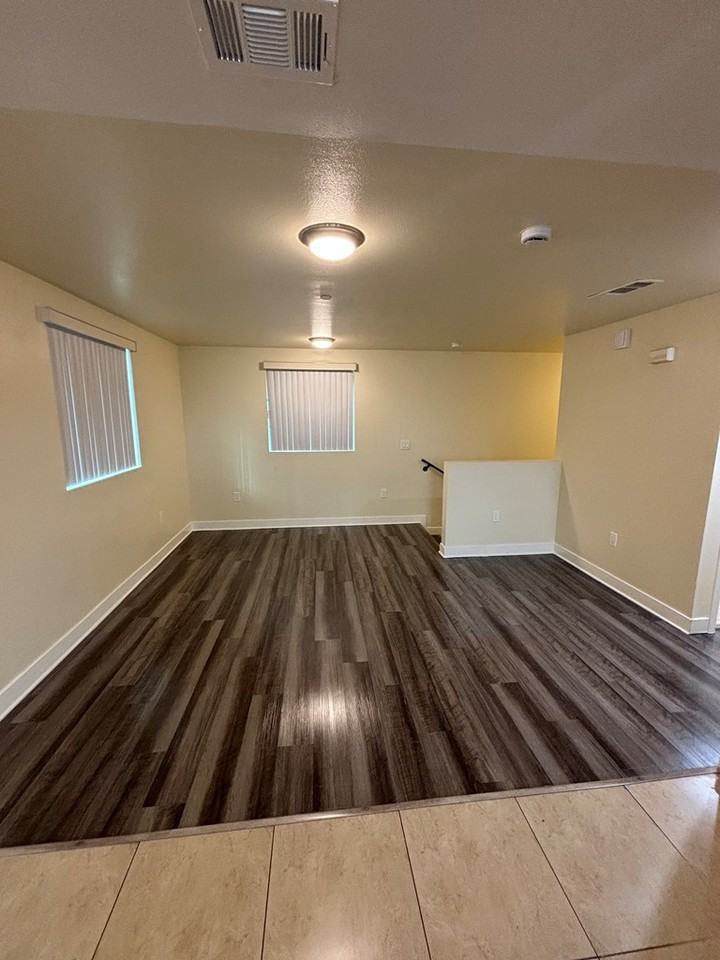 526 West Colden Avenue - Photo 4 of 11