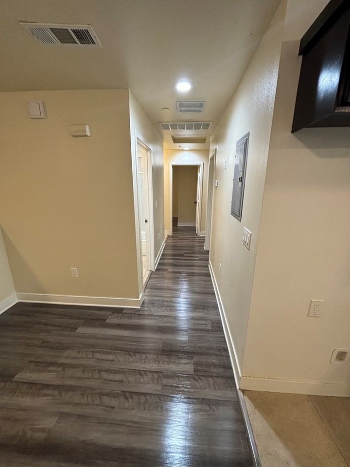 526 West Colden Avenue - Photo 5 of 11