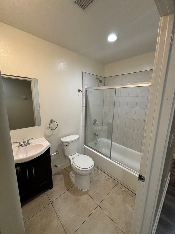 526 West Colden Avenue - Photo 7 of 11