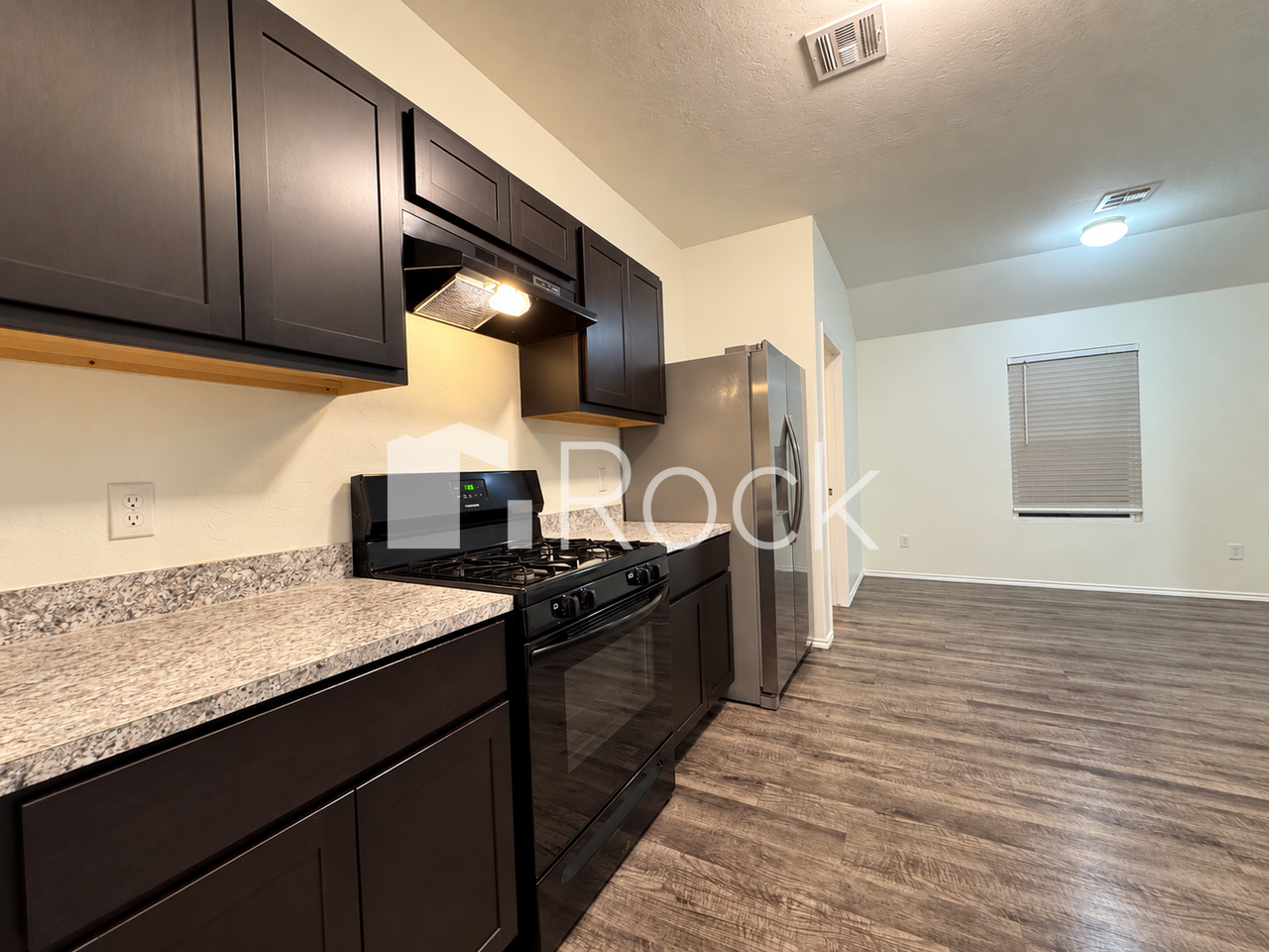 321 Karlee Ln - Photo 5 of 36