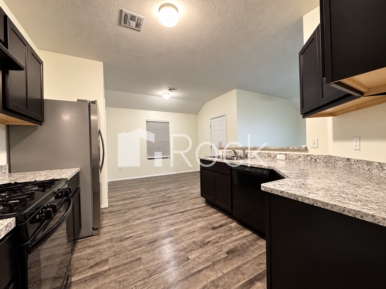 321 Karlee Ln - Photo 6 of 36