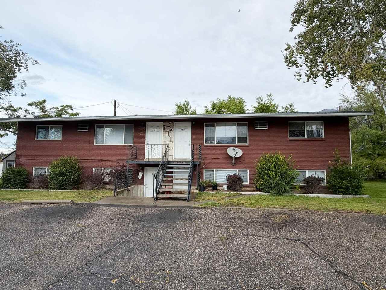 763 N 200 E - Photo 2 of 10
