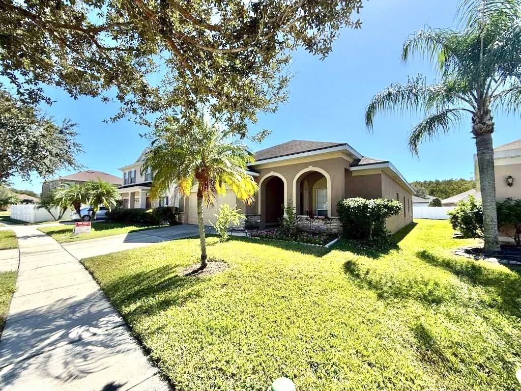 14548 Grand Cove Dr #1 - Photo 4 of 29