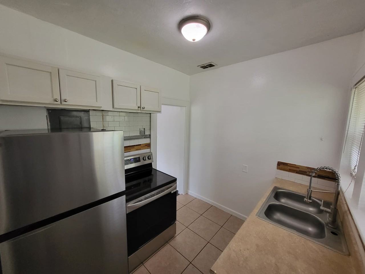 4550 Notter Ave #3 - Photo 4 of 11