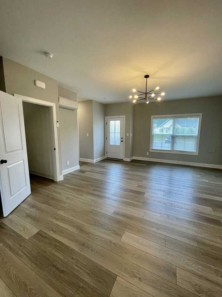 1027 Ridgestone Ct #1 - Photo 5 of 28