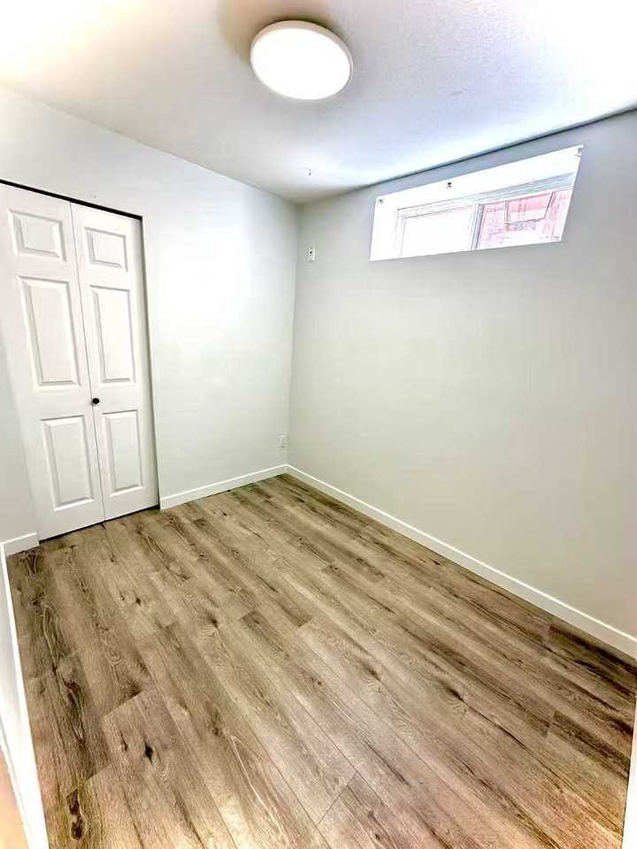 939 East 26th Avenue - Photo 3 of 6