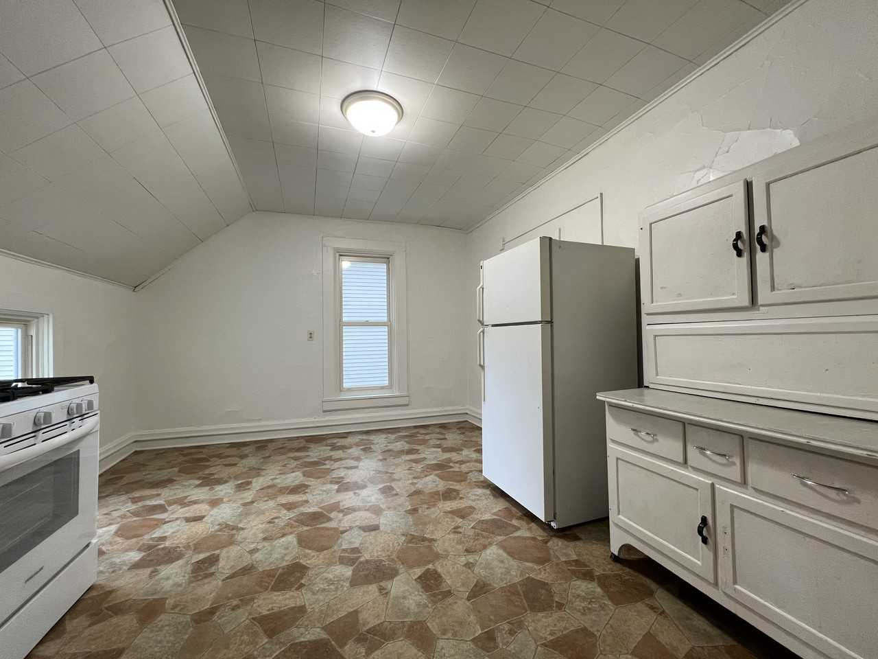 1258 University Ave #2 - Photo 3 of 9