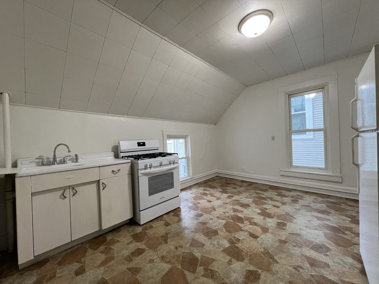 1258 University Ave #2 - Photo 4 of 9